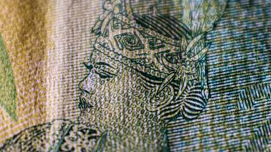 735 PLN