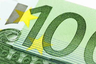 Průzkum PwC: Téměř 70 procent ředitelů českých firem chce euro