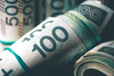 Polská centrální banka nečekaně snížila základní úrok na 4,50 procenta