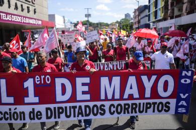 Miliony lidí v Asií demonstrovaly na Svátek práce, v Istanbulu 210 zadržených