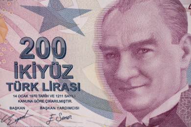 Turecká centrální banka překvapivě zvýšila základní úrok na 46 procent