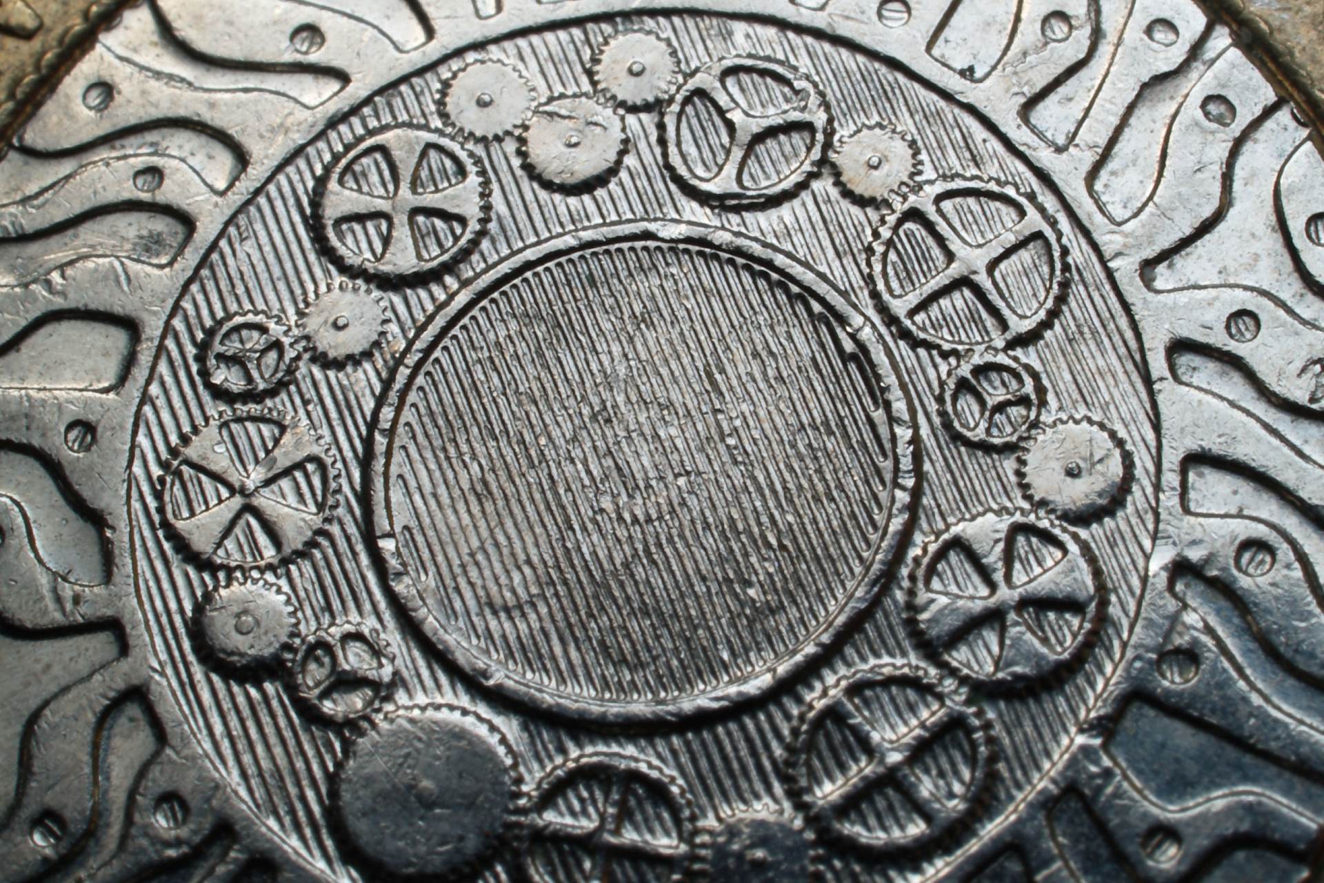 Britská centrální banka sazby nezměnila, zpomalí odprodej dluhopisů