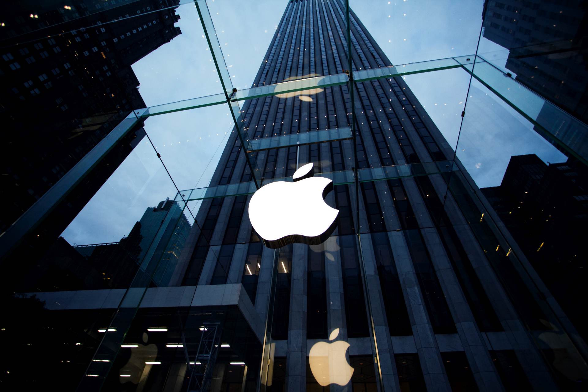  USA Čína burzy komunikace trh vláda správa akcie firmy Apple 