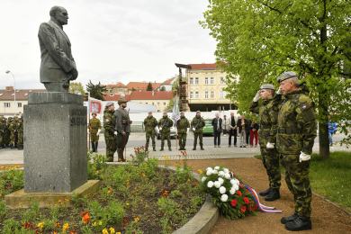 V Klatovech si připomněli 90 let od odhalení posmrtné sochy Antonína Švehly
