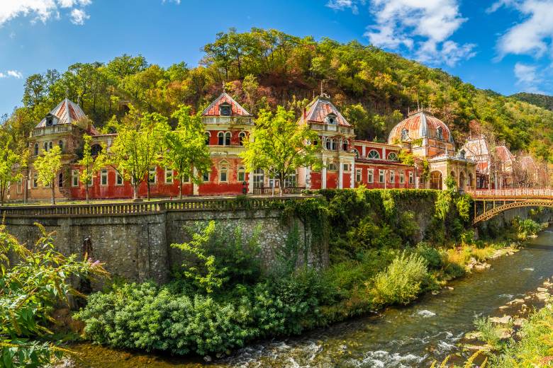 AFP: Dobrovolníci v Rumunsku bojují za záchranu proslulých lázní