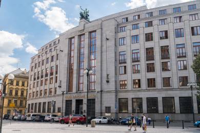 ČNB začne vydávat pamětní mince s motivy státních institucí