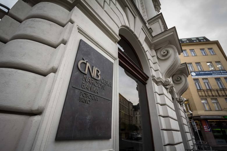 ČNB: Dluhy českých domácností u bank v dubnu stouply na 2,19 bilionu korun