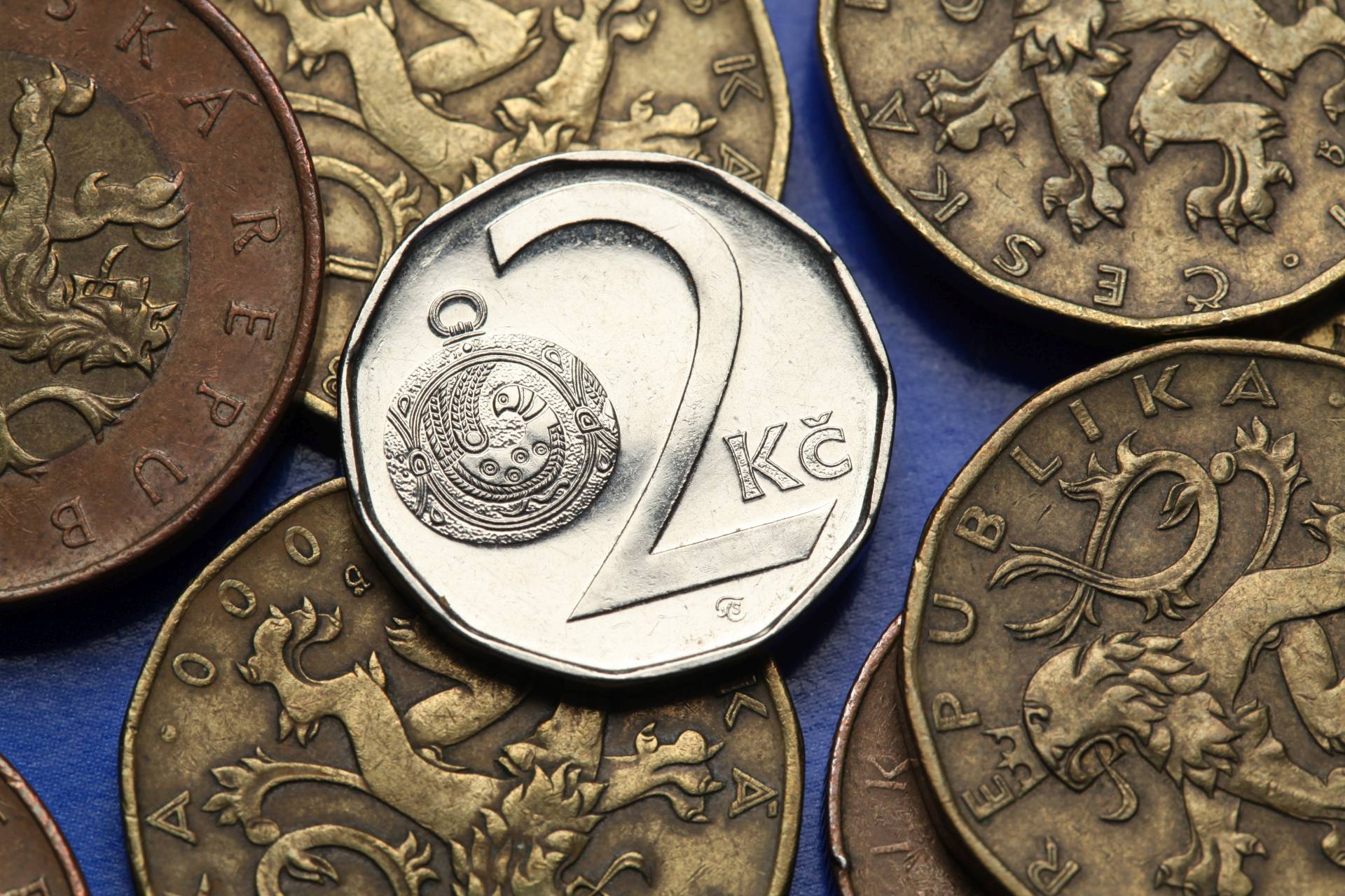 ČNB úrokové sazby podle očekávání nezměnila, zhoršila výhled ekonomiky