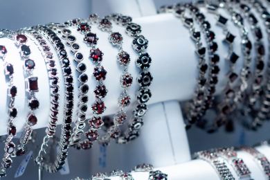 Turnovský Granát při oslavách 70. výročí otevře poprvé výrobu návštěvníkům