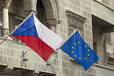 Česká ekonomika v prvním čtvrtletí meziročně klesla o 0,4 procenta