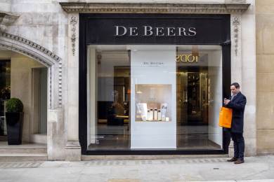 Amazon bude s divizí De Beers vyrábět diamanty pro počítačové sítě