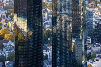 Deutsche Bank díky vyšším úrokům zvýšila za čtvrtletí zisk o osm procent