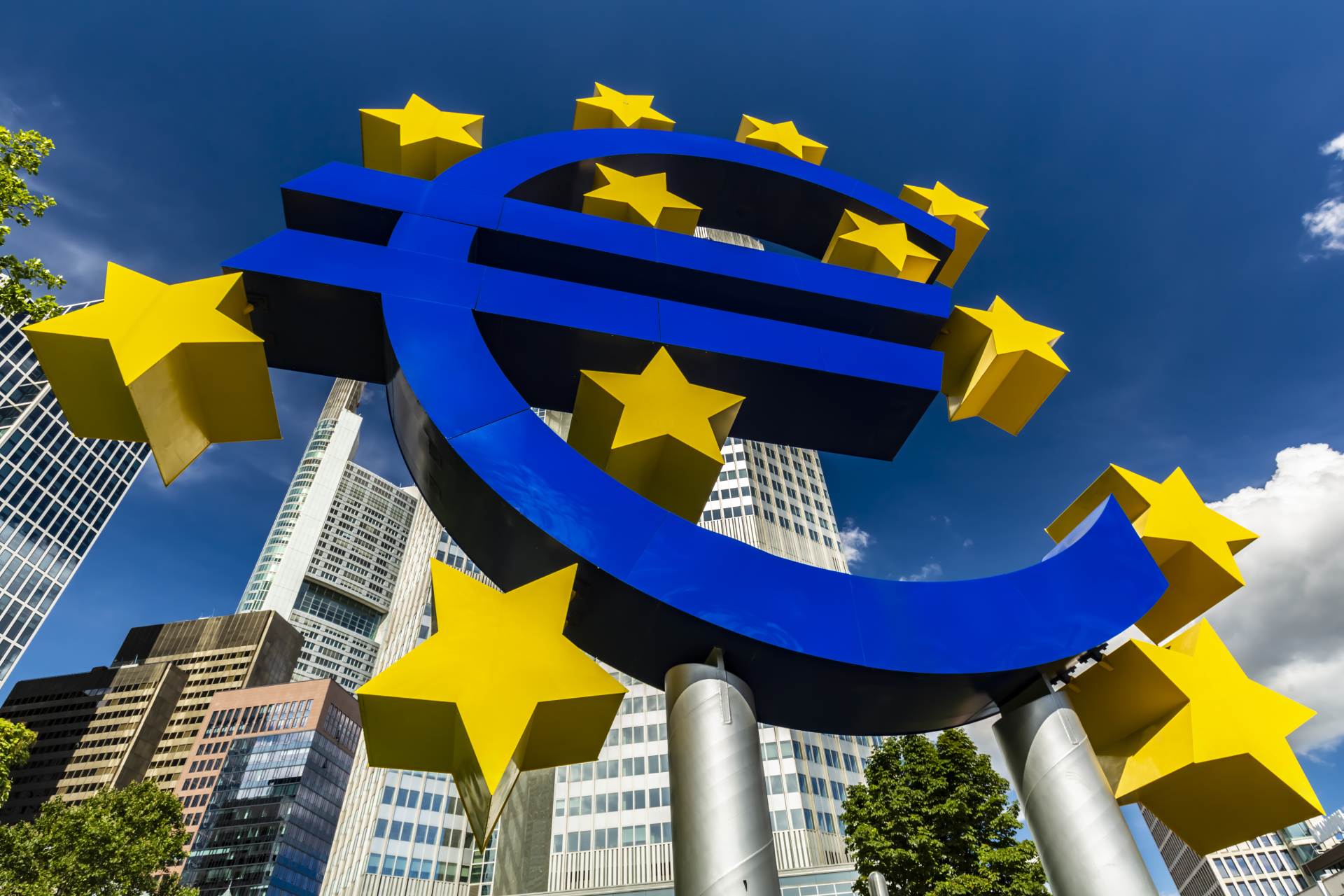 ECB zvýšila úroky o čtvrt procentního bodu, depozitní sazba je na 2,50 procenta