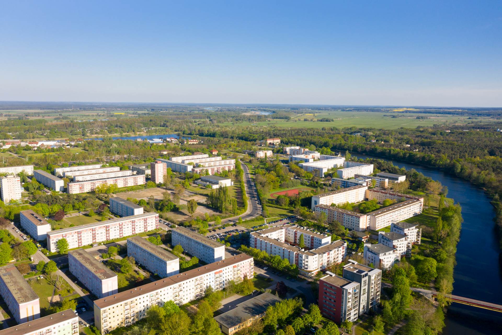 Vzorové socialistické město slaví 75 let a hledá nové obyvatele