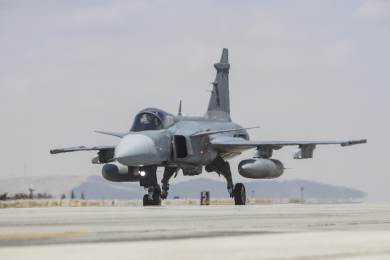 Obrana podepsala smlouvu na pronájem 12 gripenů do roku 2035 za 16,7 mld. Kč