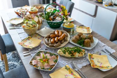 Češi spotřebují podobně potravin jako v roce 1950, jí ale víc masa a míň brambor