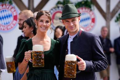 Mnichovské pivní slavnosti Oktoberfest první den navštívilo 450.000 lidí