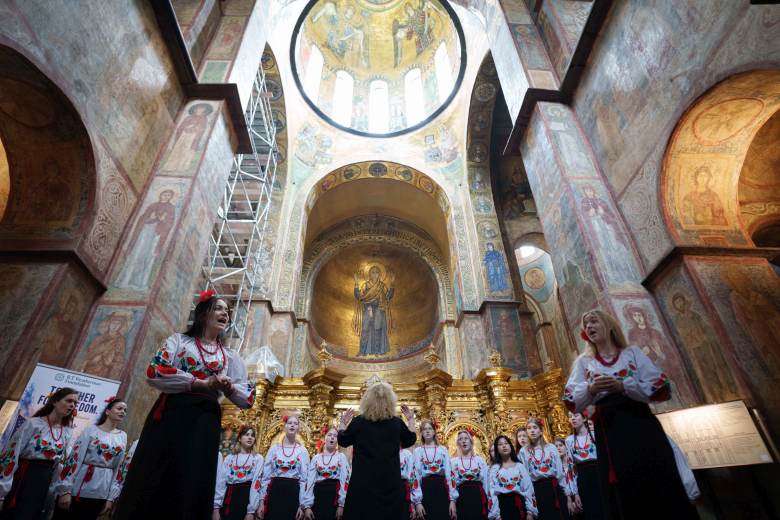 Na Ukrajině pochovali s poctami ostatky vůdce nacionalistů Melnyka