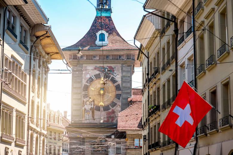 Média: UBS patrně koupí za více než dvě miliardy USD rivala Credit Suisse