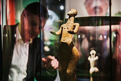 Výstava Mýtus velké Bohyně v Brně představuje neolitické sošky venuší