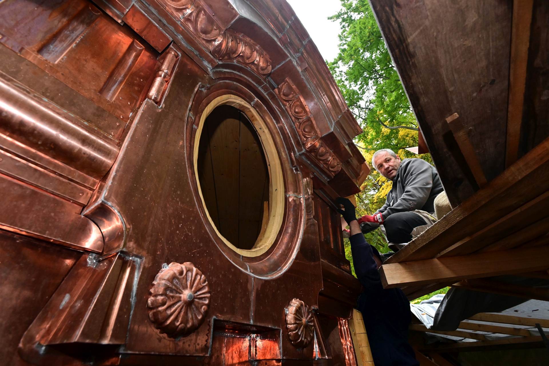 Na obnově Kyselky pracuje i 71letý Miroslav Chlup, jeden z posledních pasířů