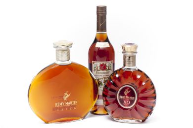 Český sběratel koupil láhev koňaku Rémy Martin za rekordních 4,1 milionu Kč