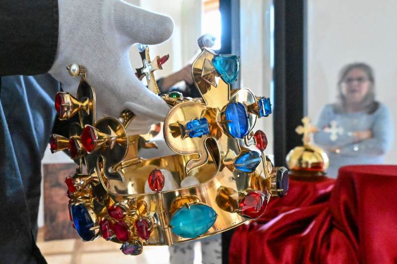 Zámek Kunštát hostí repliky korunovačních klenotů, vystaví je od soboty
