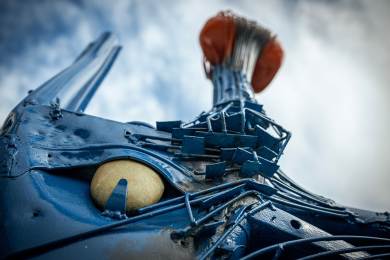 V muzeu v Turnově je plastika od umělce Karouška, láká do horolezecké expozice