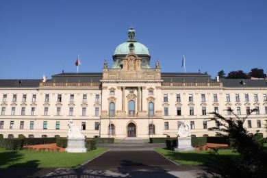 Fiala: Vláda ČR byla jednou z prvních, které dodaly Ukrajině po invazi zbraně