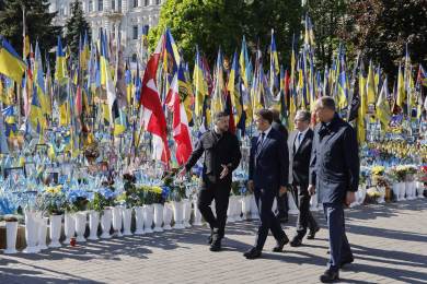 Zelenskyj se dohodl s evropskými lídry na příměří, Putinovi pohrozili sankcemi