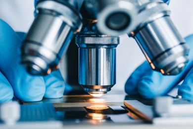 Asociace výzkumných organizací nesouhlasí s krácením peněz na aplikovaný výzkum