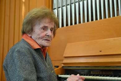 Zemřela varhanice Alena Štěpánková Veselá, bylo jí 101 let Zemřela varhanice Alena Štěpánková Veselá, bylo jí 101 let