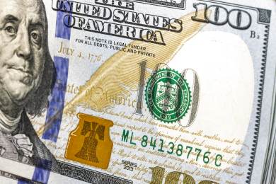 Obchodní deficit USA díky clům v červnu klesl o 16 procent na 60,2 miliardy USD