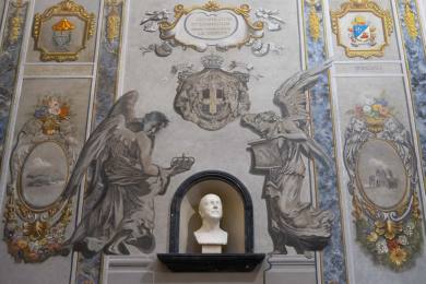 Ve výzdobě římské baziliky se objevil anděl s tváří premiérky Meloniové