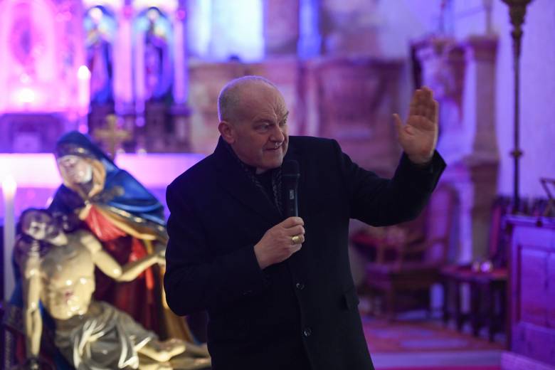 Publikace k jubileu přibližuje arcibiskupa Nuzíka i jeho pohled na svět
