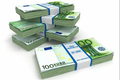 Němečtí celníci našli ve vlaku u muže cestujícího do Česka přes 105.000 eur