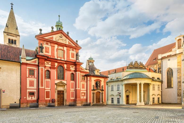 ÚOHS: Arcibiskupství a KKCG mohou založit firmu pro opravu Jiřského kláštera ÚOHS: Arcibiskupství a KKCG mohou založit firmu pro opravu Jiřského kláštera