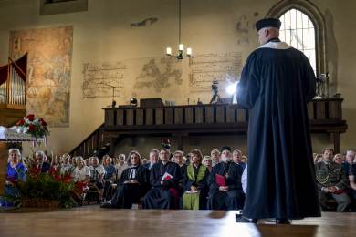 Lidé si v Betlémské kapli připomněli výročí upálení mistra Jana Husa