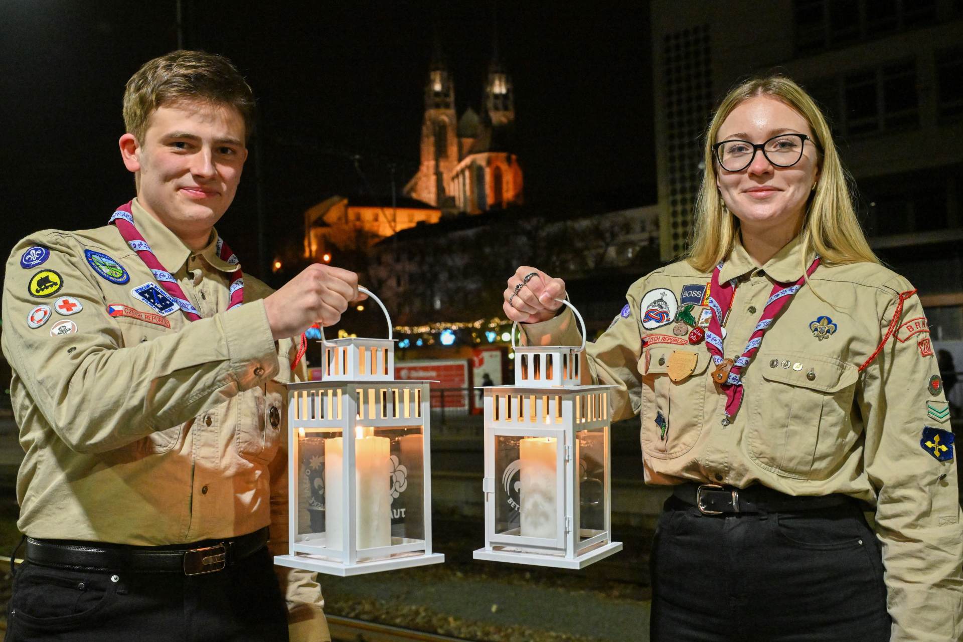 Skauti dnes přivezli do Česka betlémské světlo, jeden z novodobých symbolů Vánoc