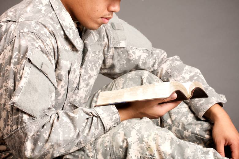 Velitelé USA podle stížností používají biblické proroctví k ospravedlnění války