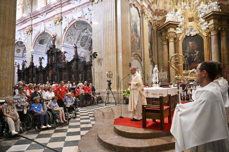 Biskupové ve Velehradě vyzvali k dialogu a smíření v polarizované společnosti