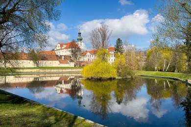 Archeologové odhalili u Břevnovského kláštera 1289 ostatků pruských vojáků