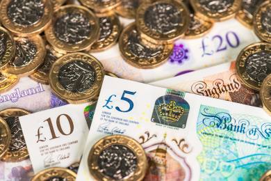 Britská centrální banka podle očekávání nechala základní sazbu na 3,75 procenta