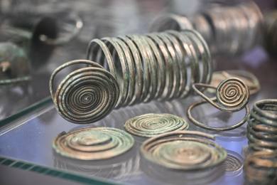 Slovácké muzeum vystavuje bronzový poklad nalezený v Hradisku u Kroměříže