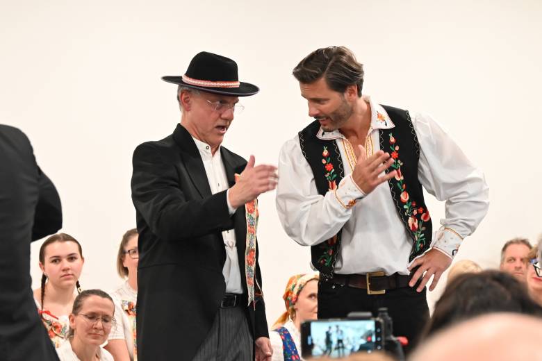 Bruselský pěvecký sbor Brusinky oslavil výročí vzniku Prodanou nevěstou