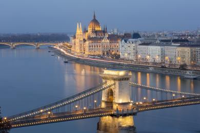 Maďarská centrální banka snížila základní úrok na 6,75 procenta