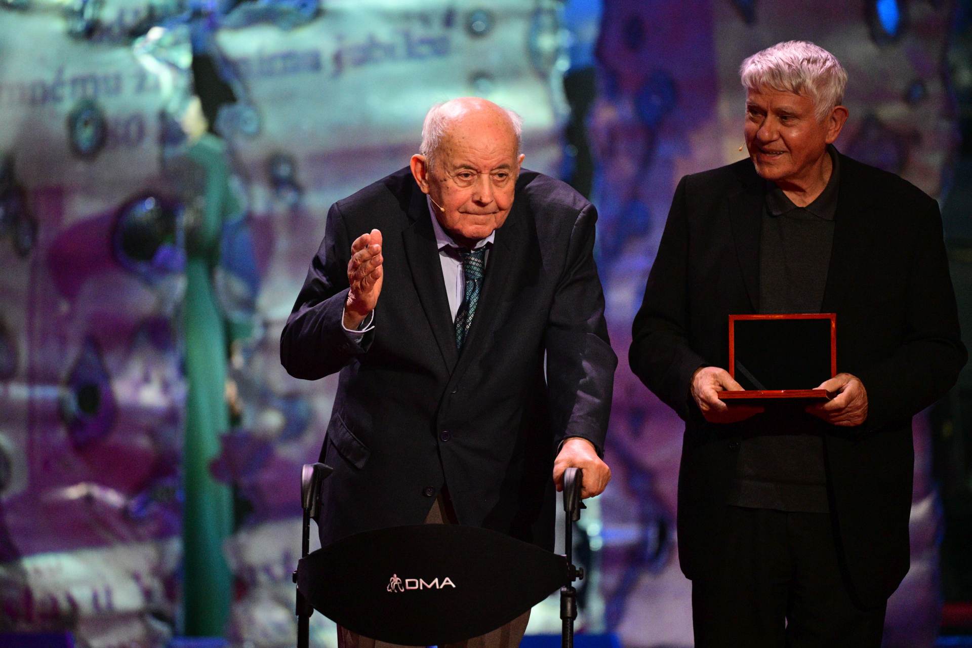 Cenu Paměti národa obdrželo pět osobností, které čelily politickému tlaku