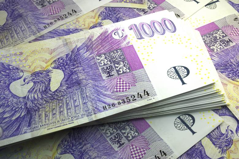 Průzkum: Téměř dvě třetiny Čechů chtějí rozhodně zachovat hotovost v ekonomice