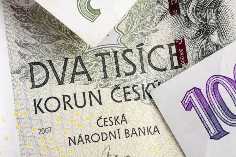 Stát loni vybral na správních poplatcích 3,1 mld. Kč, meziročně o třetinu víc