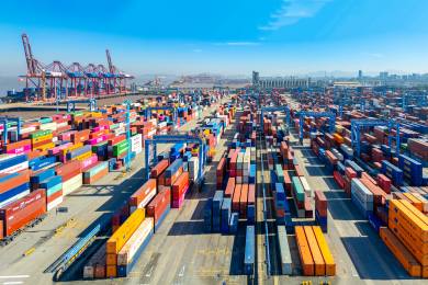 Aktivita čínského průmyslu se v závěru roku nečekaně vrátila k růstu